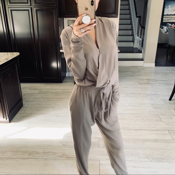 LAST▫️CLOVE Jumpsuit in Taupe - Picture 2 of 5